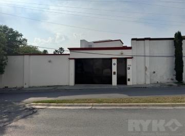 Casa · 467m² · 3 Recámaras · 4 Estacionamientos · Casa en Venta Carretera Nacional El Uro, Monterrey, Nuevo León