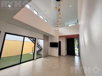 Casa · 271m² · 3 Recámaras · 2 Estacionamientos · Casa en Venta con Recámara en Planta Baja Los Rodríguez, Santiago, Nuevo León