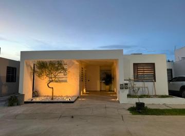 Casa de 2 habitaciones, Mazatlán · Casa en Venta en Real del Valle