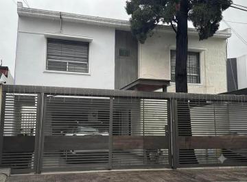 Casa de 5 habitaciones, Monterrey · Casa en Venta Lagos del Bosque
