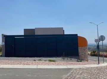 Casa · 162m² · 3 Recámaras · 3 Estacionamientos · Venta Casa El Manantial Corregidora