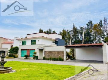 Casa en condominio · 350m² · 3 Recámaras · 4 Estacionamientos · Residencia en Renta en Metepec a 3 Minutos de Galerías Metepec