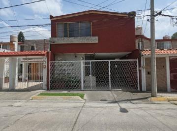 Casa · 180m² · 3 Recámaras · 1 Estacionamiento · Casa - Valle Dorado