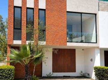 Casa · 235m² · 3 Recámaras · 2 Estacionamientos · Casa en Fraccionamiento Solares