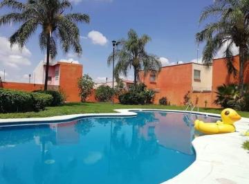 Casa de 2 habitaciones, Emiliano Zapata · Casa en Venta en Las Garzas en Esquina y Terreno Extra Alberca