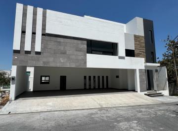 Casa · 749m² · 4 Recámaras · 4 Estacionamientos · Casa en Venta en Cumbres Elite Monterrey Nuevo Leon