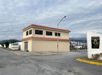 Local comercial · 200m² · 4 Estacionamientos · Local Comercial en Renta en Lagos de Zirandaro