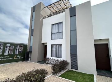 Casa · 135m² · 3 Recámaras · 2 Estacionamientos · Casa en Venta en Calimaya
