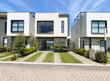 Casa · 129m² · 3 Recámaras · 2 Estacionamientos · Casa en Venta en Calimaya