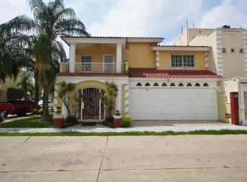 1 · Casa en Venta en Jardines del Nilo, Guadalajara