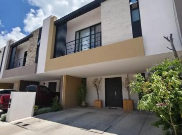 1 · Casa en Venta en Bosques de Breda, León, Guanajuato - 3 Recámaras, Jardín y Seguridad