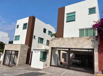 Casa en condominio de 2 habitaciones, Atizapán de Zaragoza · Se Vende Espacioso Town House en Calle Cerrada en México Nuevo con Bodega, Jardín y Salón de Eventos