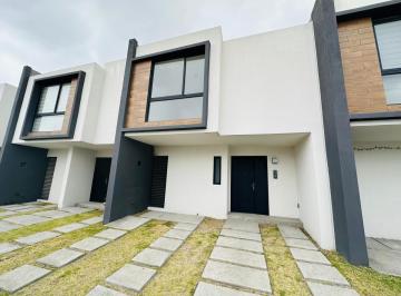 Casa de 3 habitaciones, Toluca · Casa con Precio de Remate En: Edomex, Toluca, Aurea, Camino a Real Admg 8