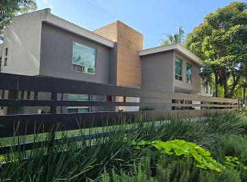 Casa de 4 habitaciones, Zapopan · Casa de 800 m² con 4 Recámaras en Venta en Las Cañadas