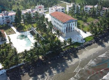 Edificio · 6250m² · 74 Recámaras · 50 Estacionamientos · Hotel en Venta en Veracruz 100 m Frente a Playa en La Nva Zona en Desarrollo