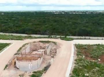 Terreno / Lote · 293m² · Terreno en Venta en Esquina, Frente a Las Amenidades. Al Norte de Mérida, Yucatán.