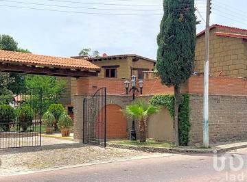 Edificio · 1634m² · 23 Recámaras · 20 Estacionamientos · Venta Hotel Tequisquiapan