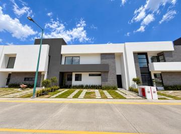 Casa · 171m² · 2 Recámaras · 3 Estacionamientos · Casa en Venta en Metepec