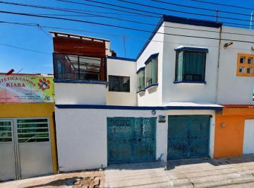 Casa de 5 habitaciones, Querétaro · Casa en Venta En: Querétaro, Querétaro, Lomas del Marques, Marques de Cruillas Admg 12