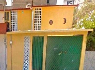 Casa de 3 habitaciones, Nezahualcóyotl · Remate de Casa de 2 Pisos con 3 Recámaras en Las Plazas de Aragón Tglj16