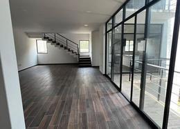 Casa en condominio · 300m² · 3 Recámaras · 2 Estacionamientos · Casa en Condominio en Venta en Valle de Tepepan con Terraza y Jardín
