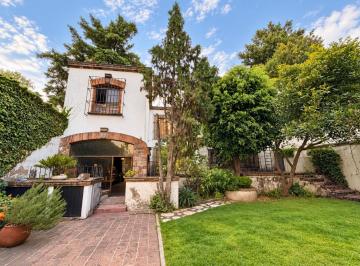 Casa · 642m² · 5 Recámaras · 4 Estacionamientos · Casa en Venta en La Colonia Florida