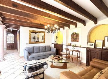 Casa · 290m² · 3 Recámaras · 4 Estacionamientos · Casa en Venta o Renta en San Ángel
