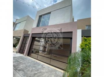 Casa de 3 habitaciones, Monterrey · Casa en Renta en Villas Moretta | Carretera Nacional, Monterrey, N. L.
