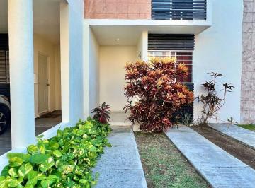 Casa de 2 habitaciones, Solidaridad · Casa en Residencial Privado con 2 Recámaras en Renta