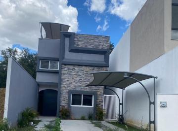 Casa de 4 habitaciones, Santiago · Casa en Venta en Altares Residencial en Santiago Nuevo León