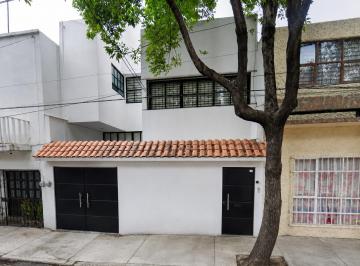 Casa de 4 habitaciones, Iztapalapa · Casa de 120 m² con 4 Recámaras en Venta en Héroes de Churubusco
