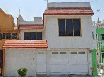 Casa de 4 habitaciones, Gustavo A. Madero · Casa de 192 m² con 4 Recámaras en Venta en Acueducto de Guadalupe
