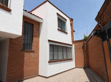 Casa de 3 habitaciones, Querétaro · Venta de Casa con Excelente Ubicación en Jardines de La Hacienda, Querétaro