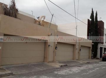 Casa · 155m² · 3 Recámaras · 1 Estacionamiento · Casa en Venta en Campestre