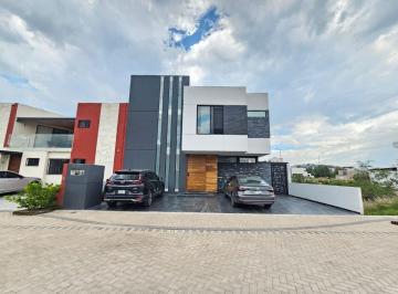 Casa de 3 habitaciones, Corregidora · Casa de 214 m² con 3 Recámaras en Venta en Carlota Hacienda Vanegas