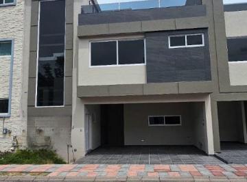 Casa de 4 habitaciones, San Pedro Cholula · Casa Venta en Fraccionamiento Arboreto, Recámara en Planta Baja, Roof Garden Cerca Plaza San Diego