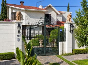 Casa de 8 habitaciones, Aguascalientes · Venta de Casa en Aguascalientes de La Colonia La Herradura