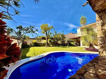 Casa de 4 habitaciones, Cuernavaca · Casa Premium en Vista Hermosa | Ideal Para Vivir U Oficina| Gran Jardín| Alberca