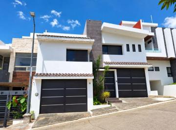 Casa de 3 habitaciones, Xalapa · Hermosa Casa en Venta en Cumbres, Animas