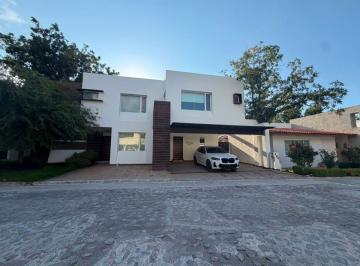 Casa de 3 habitaciones, Saltillo · Casa Renta Residencial San Alberto con Amenidades de Alberca y Áreas Sociales