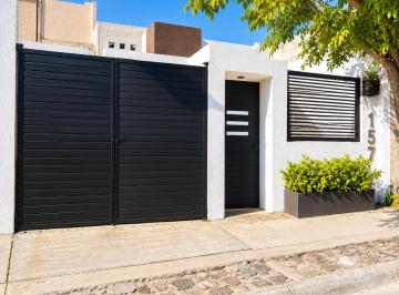 Casa de 2 habitaciones, Corregidora · Casa en Renta en Colinas del Sur – 2 Recámaras