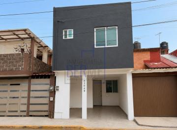 Casa · 164m² · 2 Recámaras · 1 Estacionamiento · Casa en Venta en Av Las Torres, Puebla