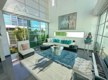 Casa · 336m² · 3 Recámaras · 2 Estacionamientos · Casa en Venta Cumbres Cancun