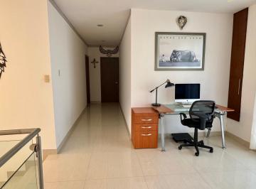 Casa de 3 habitaciones, León · Residencia en Venta en Esquina Enfrente a Área Verde!