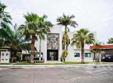 Casa · 596m² · 5 Recámaras · Casa en Venta Cancún Villa Magna