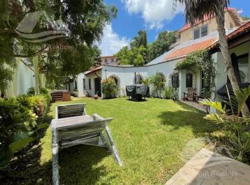 Casa · 209m² · 3 Recámaras · 2 Estacionamientos · Casa en Venta en Alamos Cancun