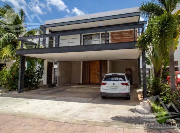 Casa · 373m² · 3 Recámaras · 3 Estacionamientos · Casa en Venta en Cumbres Cancun