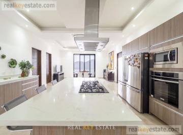 Casa · 1101m² · 4 Recámaras · 4 Estacionamientos · Casa en Venta en Sierra Alta, Monterrey, Nuevo León.