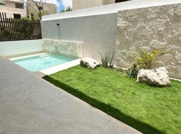 Casa · 343m² · 4 Recámaras · Casa en Venta en Via Cumbres Cancun