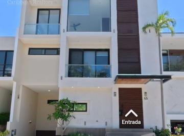 Casa · 700m² · 4 Recámaras · 5 Estacionamientos · Casa en Venta en Laguna 1